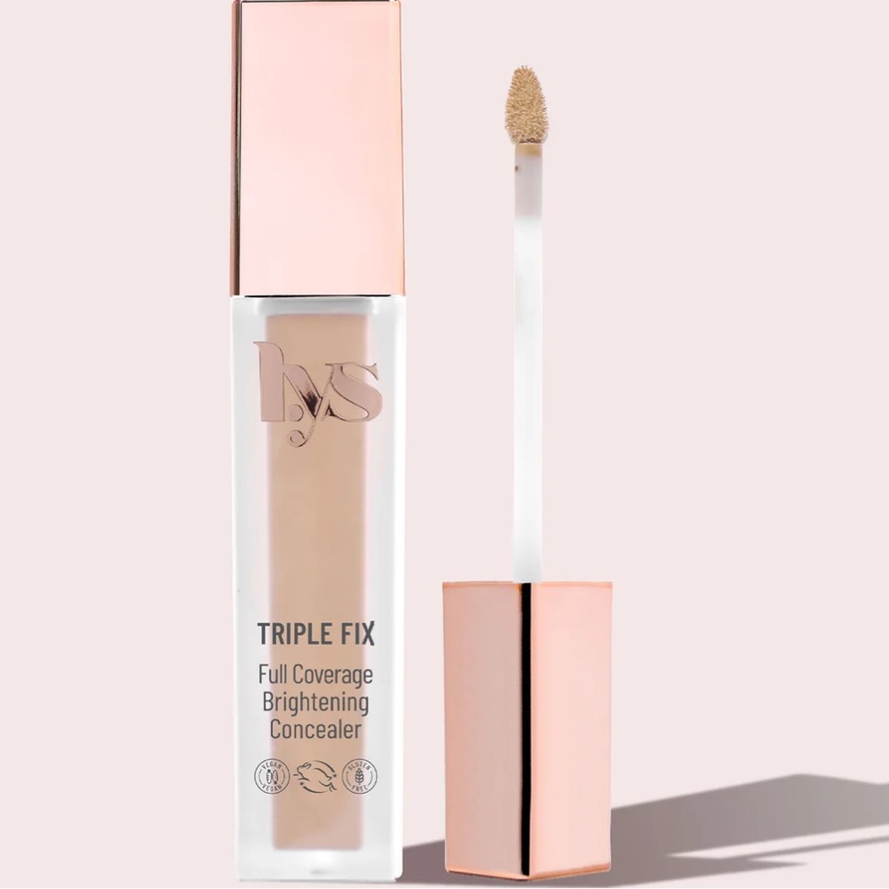 Triple Fix Full Coverage Brightening Concealer in MN5-Almond